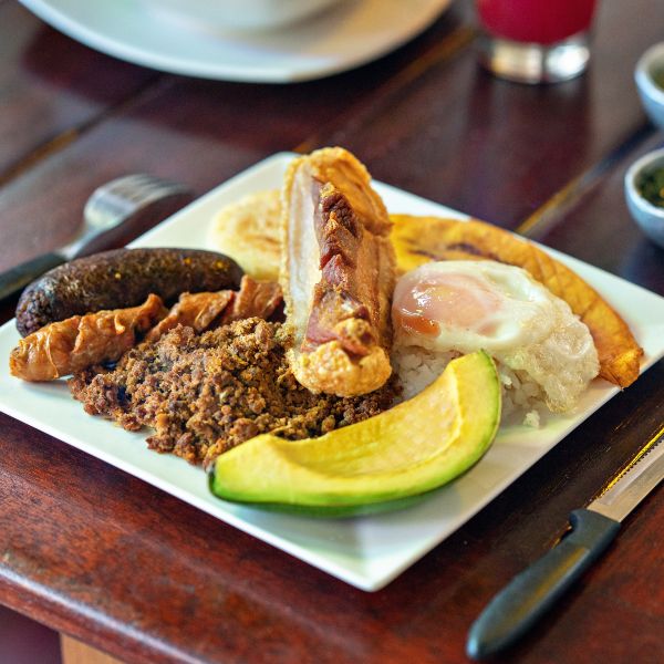 Bandeja paisa colombiana: aprende a prepararla