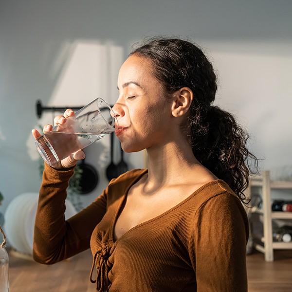 Beber agua como hábito alimenticio