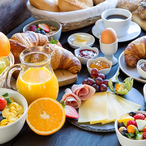 Desayuno buffet, prepara con Campi